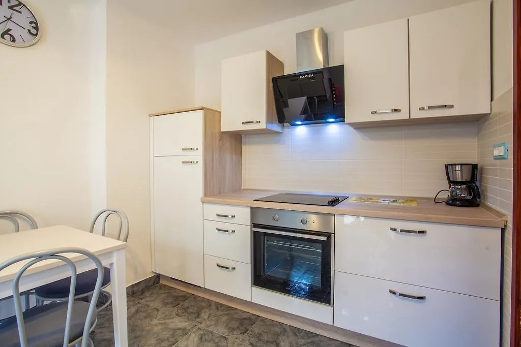 Apartments & Rooms Klemenc Cres